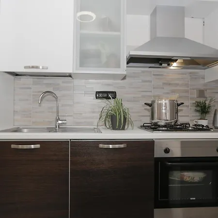 King - 1000mbps - Netflix - Smarttv - Full Kitchen Appartement